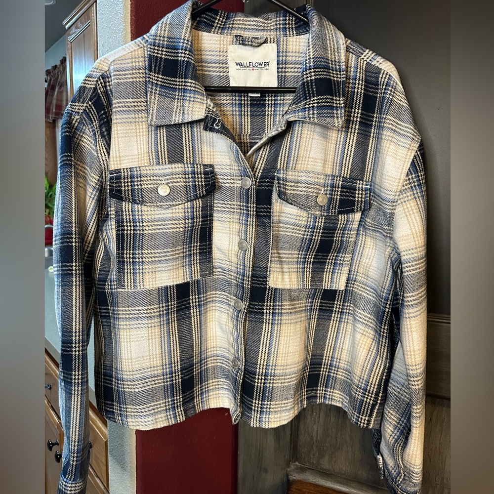Wallflower Cropped Flannel, Size XL
